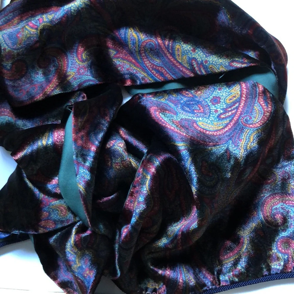 Fashionable Polo by Ralph Lauren Double layered Paisley pattern scarf. Italy